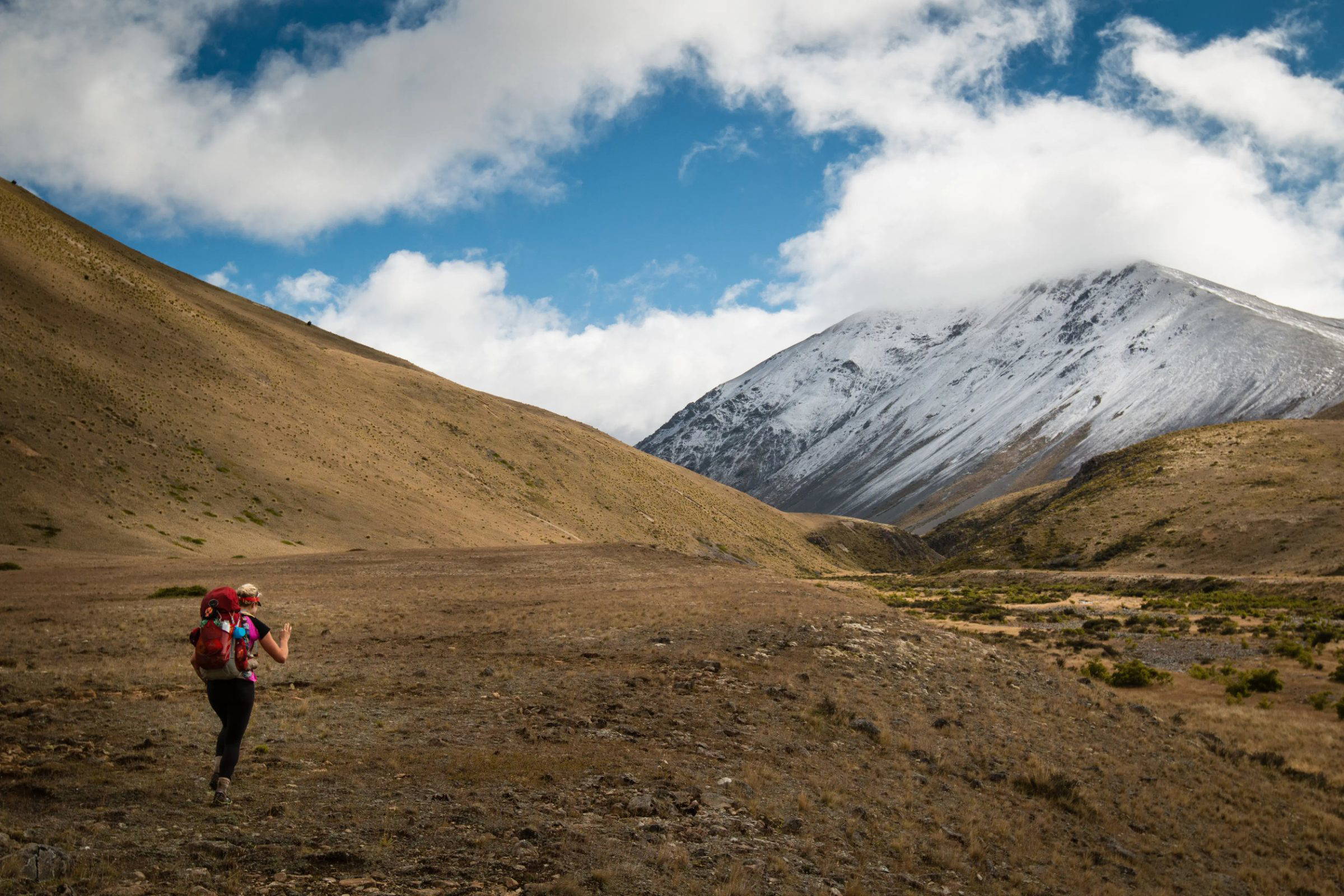 Anna McNuff running along the Ahuriri River in New Zealand